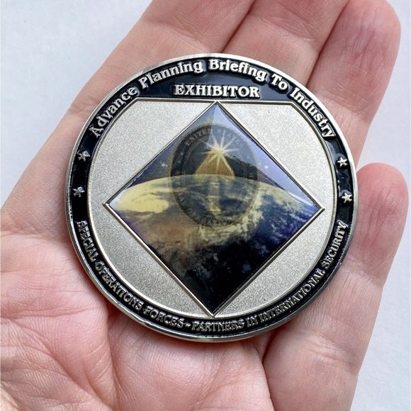 2005 Special Operations Forces Macdill Air Force Base Exhibitor Challenge Coin - Picture 4 of 6